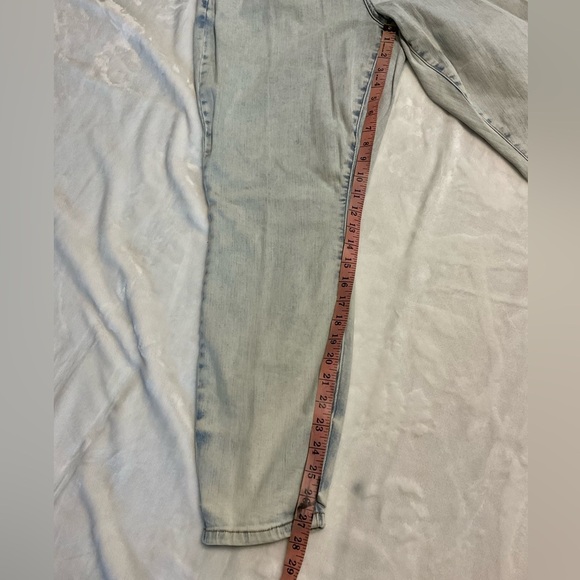 JUDY BLUE High Waist Bleached Slim Fit Jeans - Picture 4 of 9